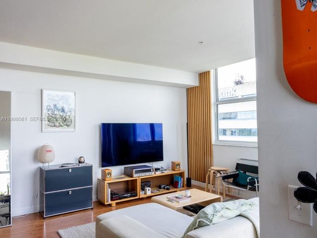 3180 SW 22nd Ter 1205, Miami, FL 33145