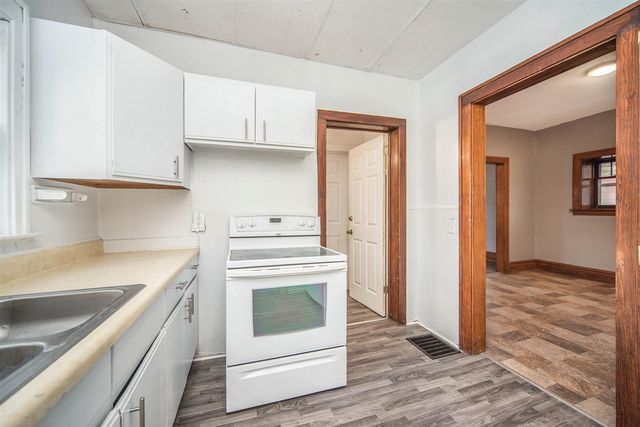 1214 Oak Street, Kalamazoo, MI 49008