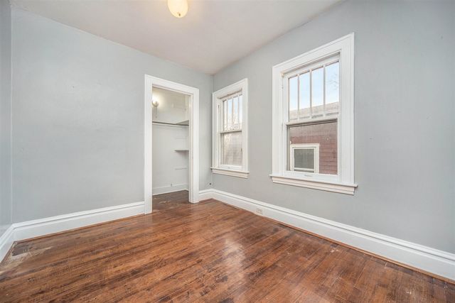 1214 Oak Street, Kalamazoo, MI 49008