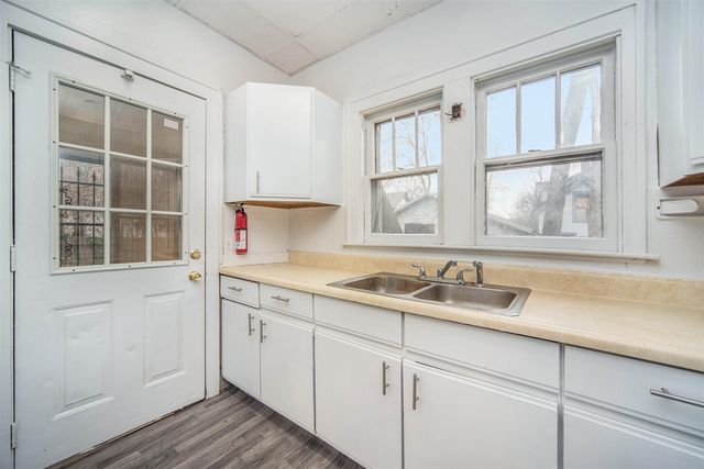 1214 Oak Street, Kalamazoo, MI 49008