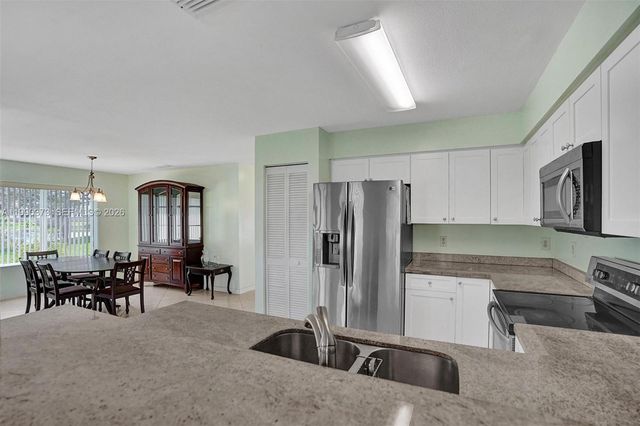 1726 SW 110th Ter, Davie, FL 33324