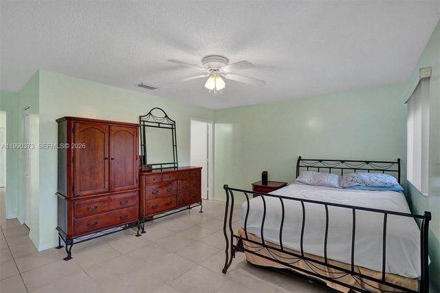 1726 SW 110th Ter, Davie, FL 33324