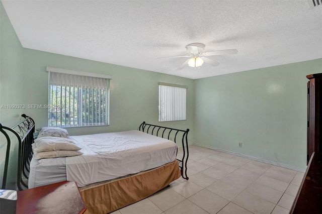 1726 SW 110th Ter, Davie, FL 33324