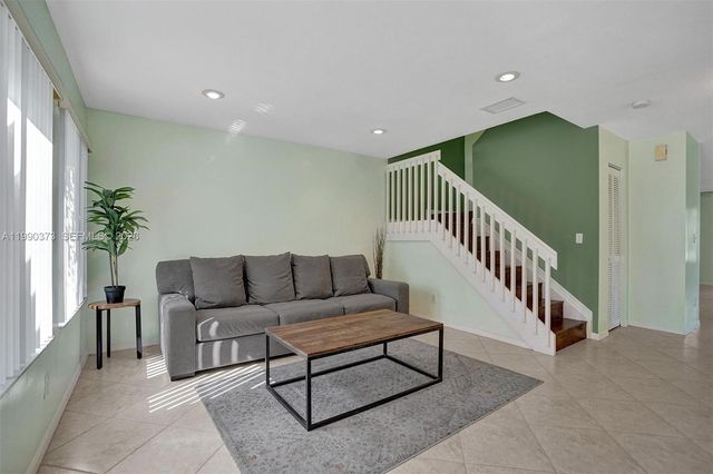 1726 SW 110th Ter, Davie, FL 33324