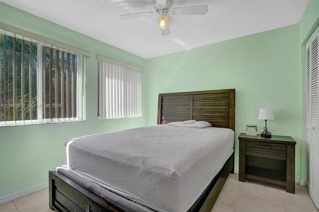 1726 SW 110th Ter, Davie, FL 33324