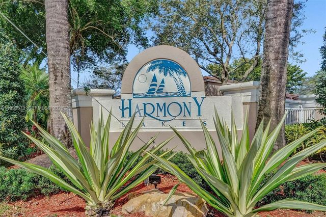 1726 SW 110th Ter, Davie, FL 33324