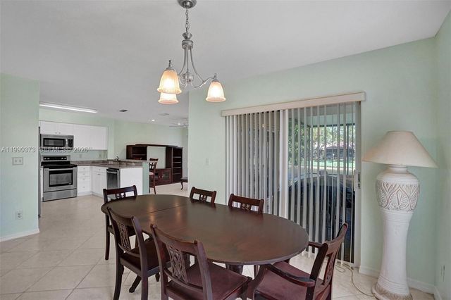 1726 SW 110th Ter, Davie, FL 33324