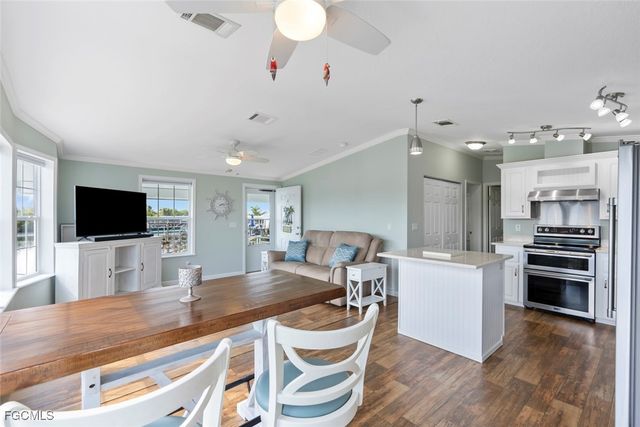 39 Channel LN, Fort Myers, FL 33905