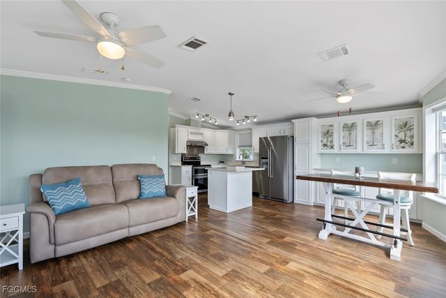 39 Channel LN, Fort Myers, FL 33905