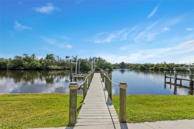 39 Channel LN, Fort Myers, FL 33905