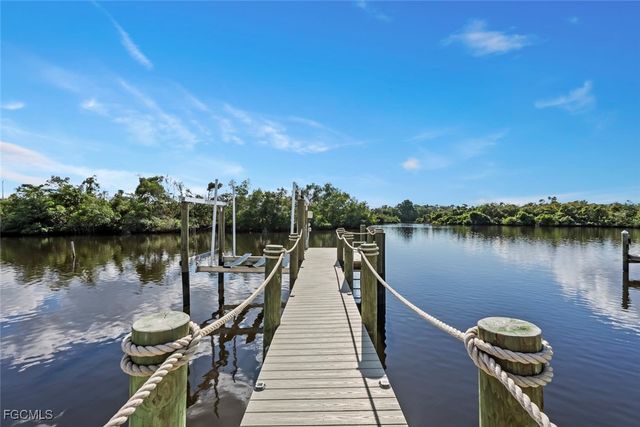39 Channel LN, Fort Myers, FL 33905