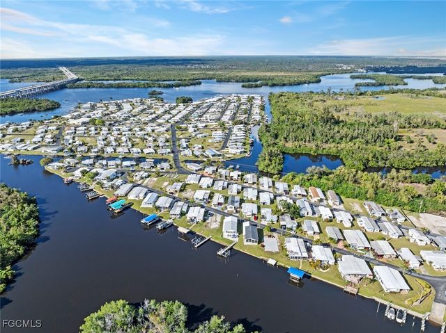 39 Channel LN, Fort Myers, FL 33905