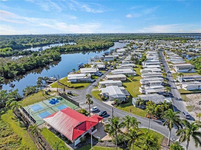 39 Channel LN, Fort Myers, FL 33905