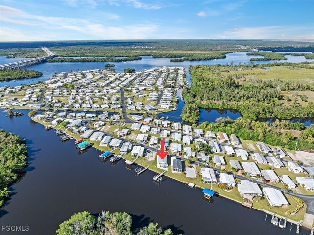 39 Channel LN, Fort Myers, FL 33905