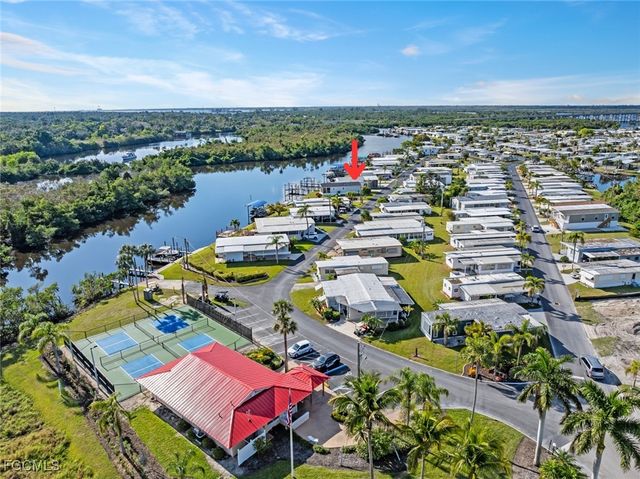 39 Channel LN, Fort Myers, FL 33905