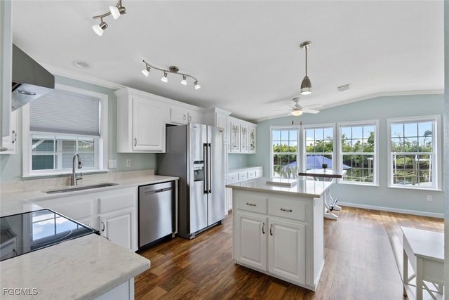 39 Channel LN, Fort Myers, FL 33905