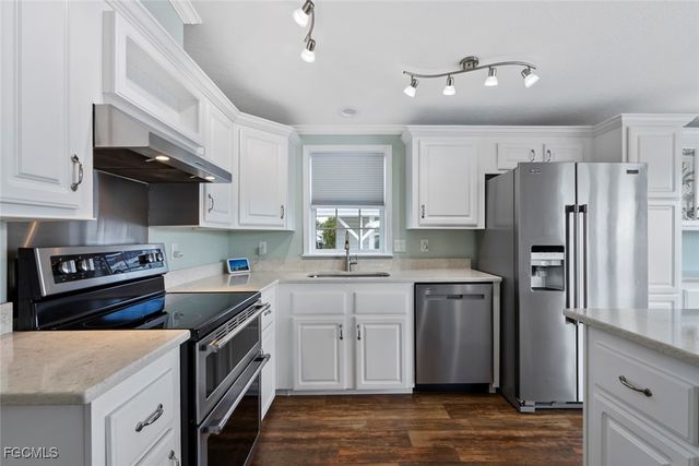 39 Channel LN, Fort Myers, FL 33905