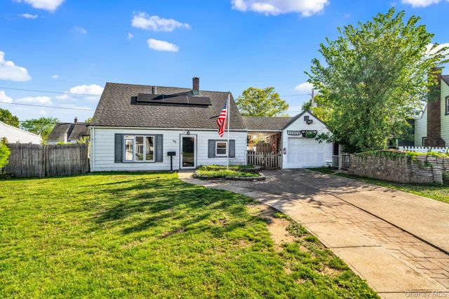 48 Curve Lane, Levittown, NY 11756