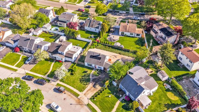 48 Curve Lane, Levittown, NY 11756