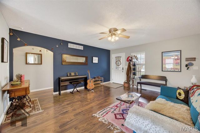 24570 True Drive, St Robert, MO 65584