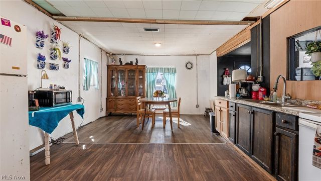 97 E King Street, Zanesville, OH 43701