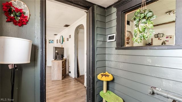 97 E King Street, Zanesville, OH 43701