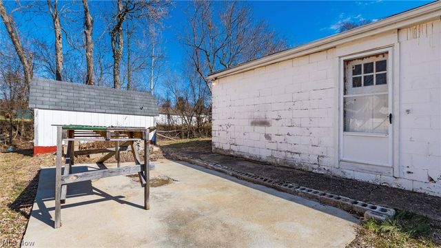 97 E King Street, Zanesville, OH 43701