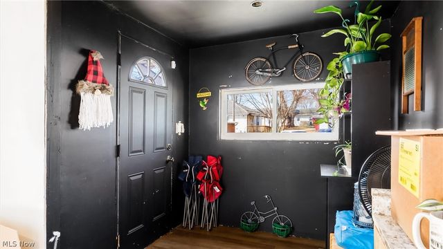 97 E King Street, Zanesville, OH 43701