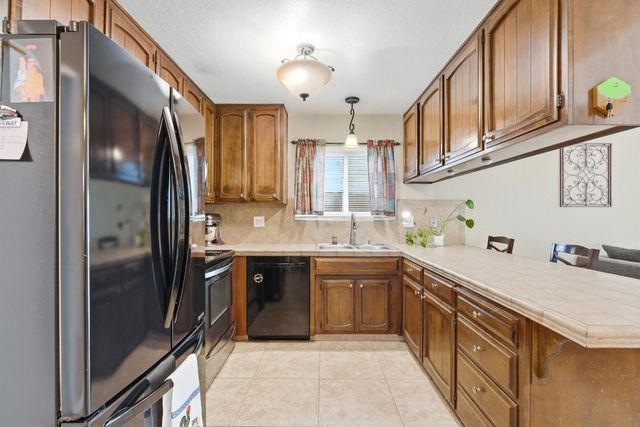 1520 Mable Ave, Modesto, CA 95355