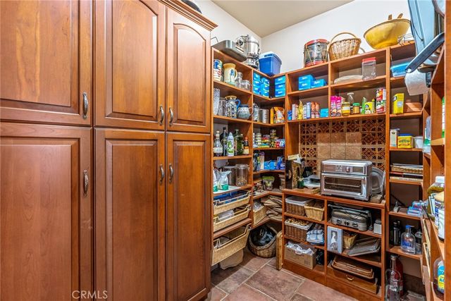 2135 Live Oak Rd, Paso Robles, CA 93446