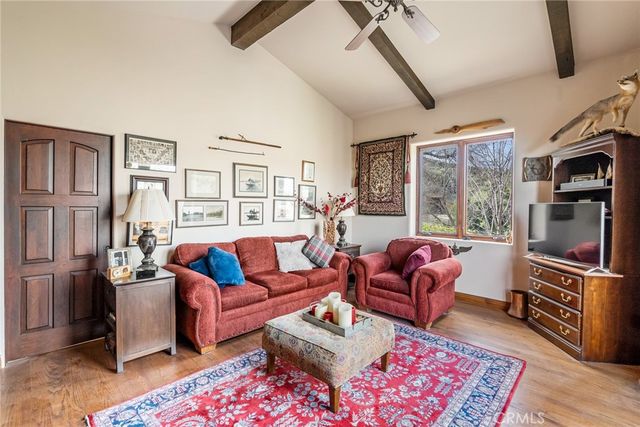 2135 Live Oak Rd, Paso Robles, CA 93446