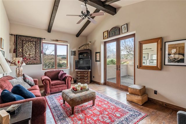 2135 Live Oak Rd, Paso Robles, CA 93446