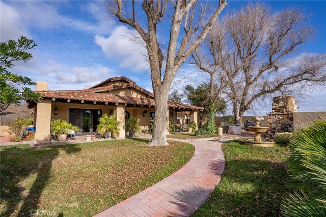 2135 Live Oak Rd, Paso Robles, CA 93446