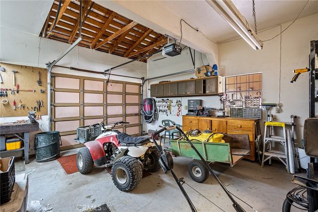 2135 Live Oak Rd, Paso Robles, CA 93446