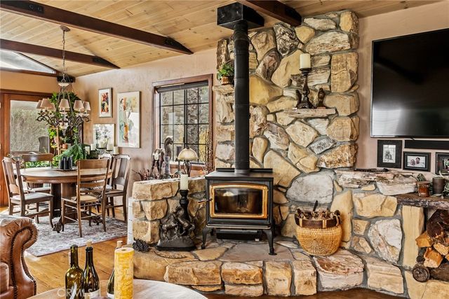 2135 Live Oak Rd, Paso Robles, CA 93446
