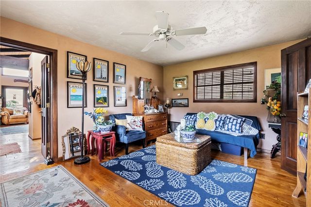 2135 Live Oak Rd, Paso Robles, CA 93446