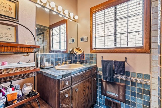 2135 Live Oak Rd, Paso Robles, CA 93446