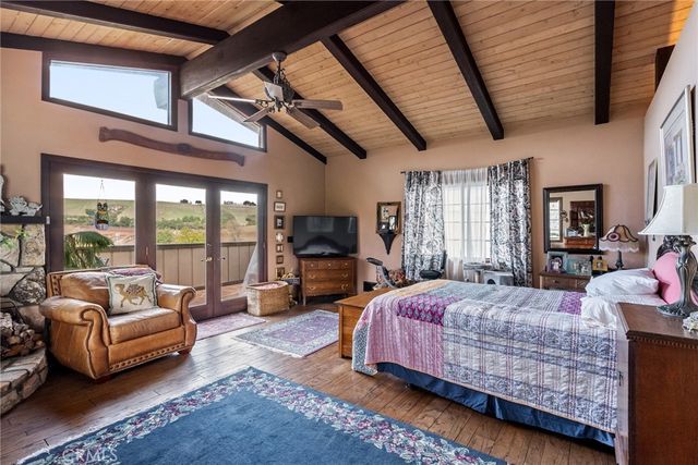 2135 Live Oak Rd, Paso Robles, CA 93446