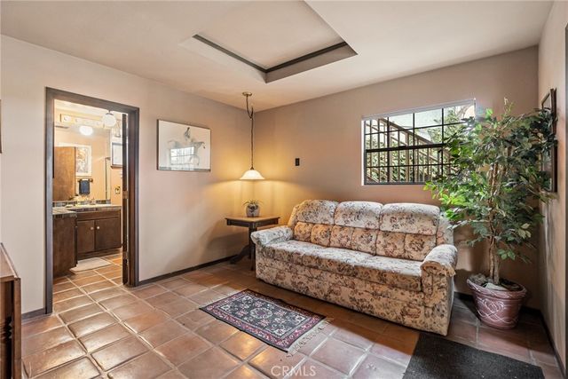 2135 Live Oak Rd, Paso Robles, CA 93446