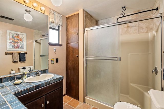 2135 Live Oak Rd, Paso Robles, CA 93446
