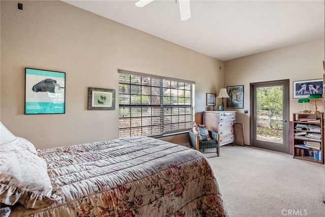 2135 Live Oak Rd, Paso Robles, CA 93446