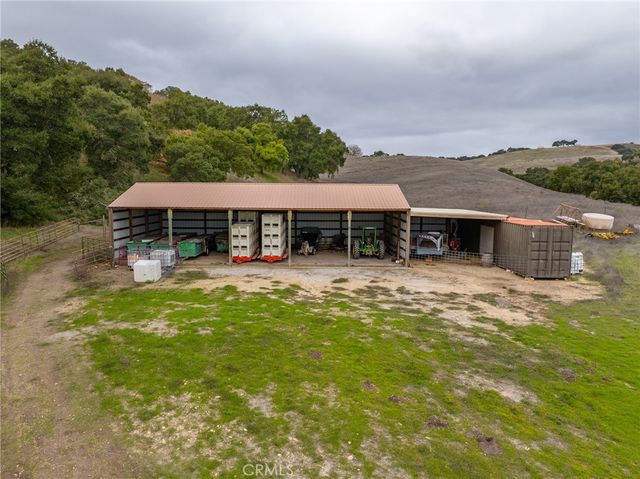 2135 Live Oak Rd, Paso Robles, CA 93446