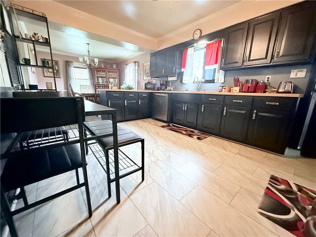 220 W Winter Ave, New Castle, PA 16101