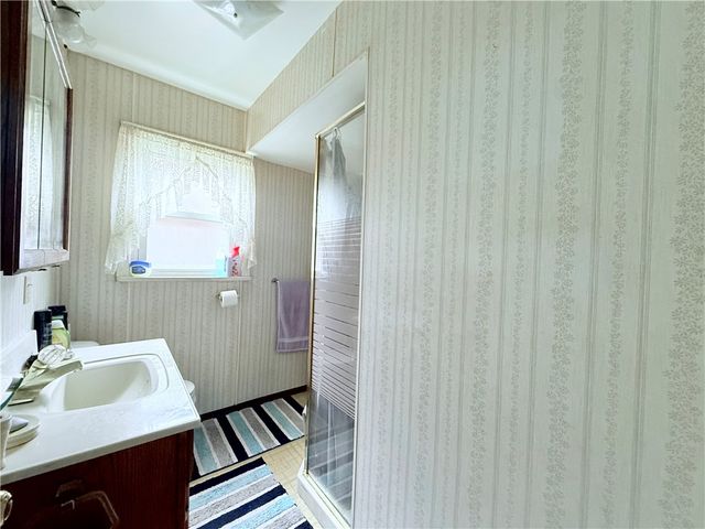 220 W Winter Ave, New Castle, PA 16101