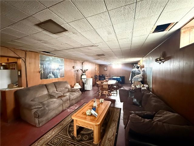 220 W Winter Ave, New Castle, PA 16101