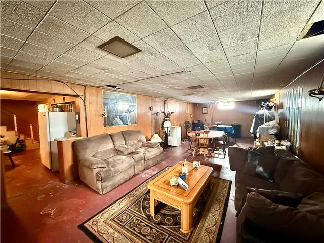 220 W Winter Ave, New Castle, PA 16101