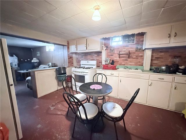 220 W Winter Ave, New Castle, PA 16101