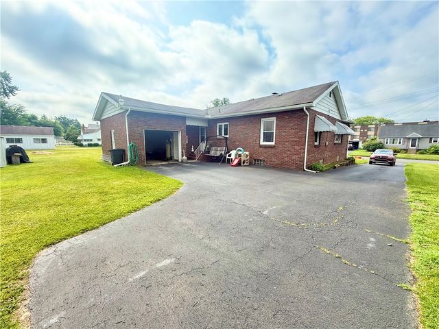 220 W Winter Ave, New Castle, PA 16101