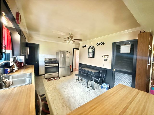 220 W Winter Ave, New Castle, PA 16101