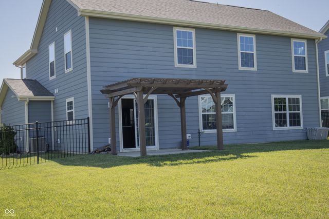 17734 Bentgrass Drive, Noblesville, IN 46062